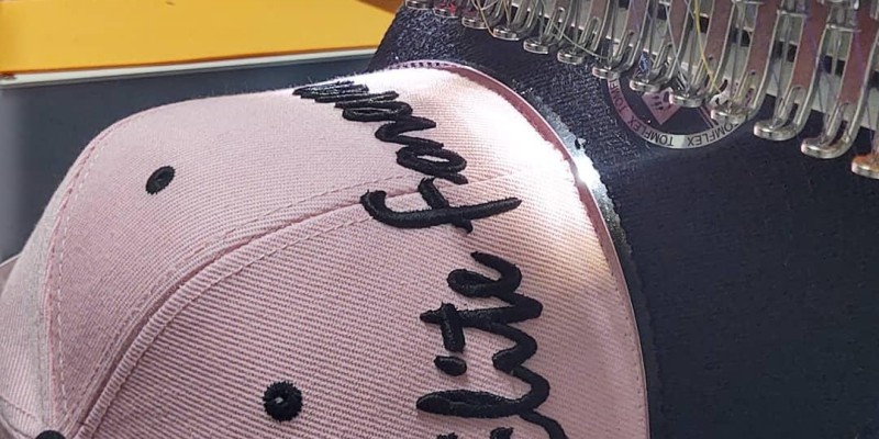 Boné personalizado com sua logotipo