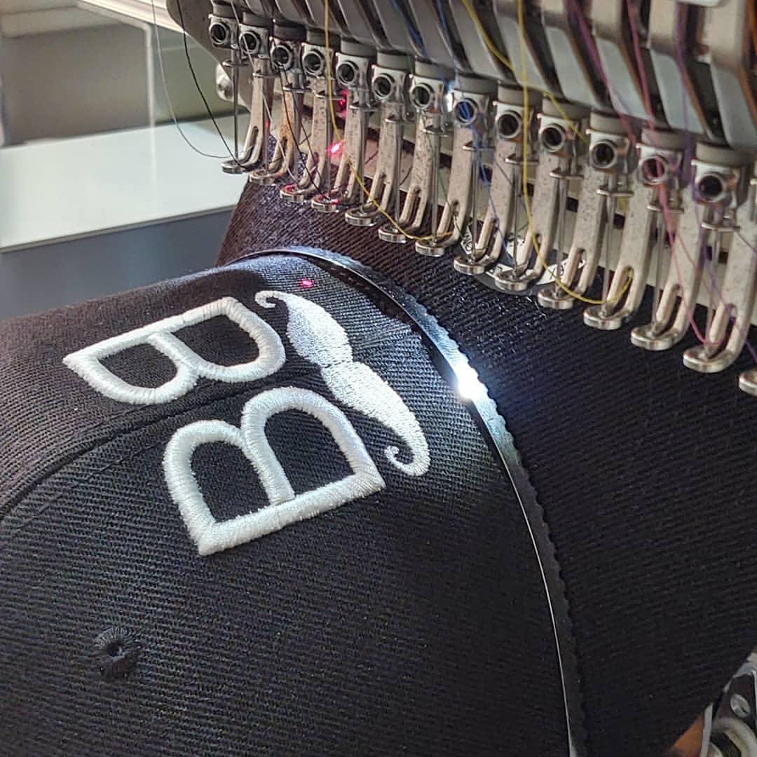 Boné personalizado com logo Barbearia em 3D