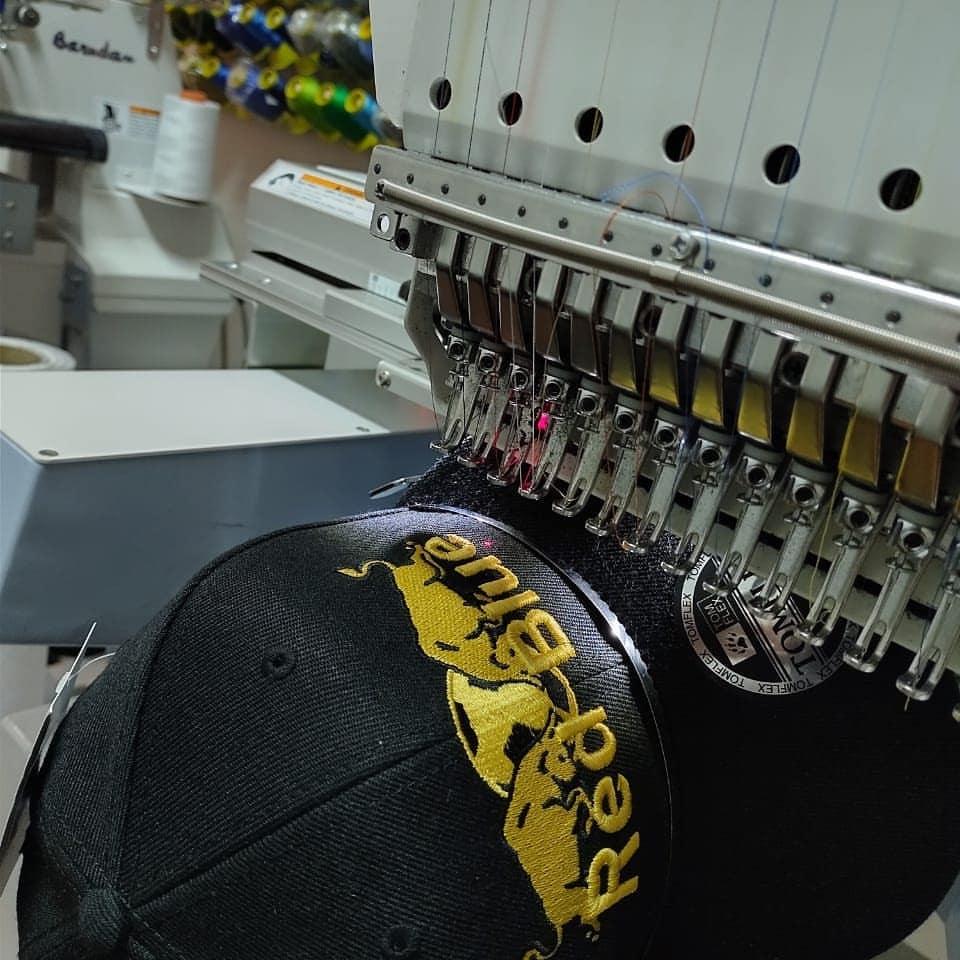 Desenvolvimento de programa em 3D 4mm para boné personalizado sua idéia....