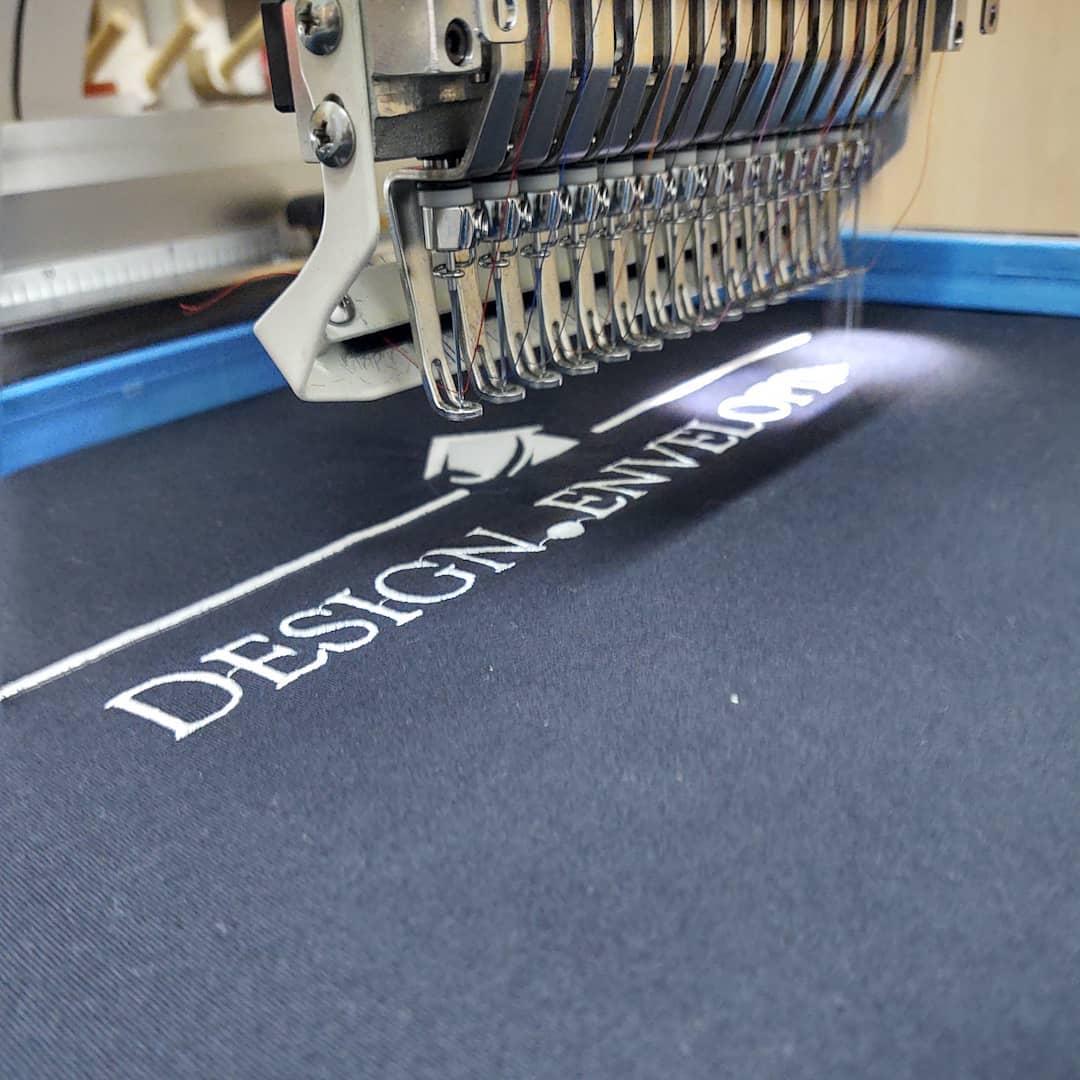 Bordado feito em malha fria