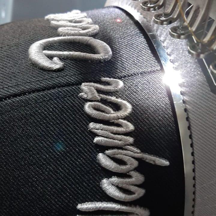 Boné personalizado com sua logotipo....