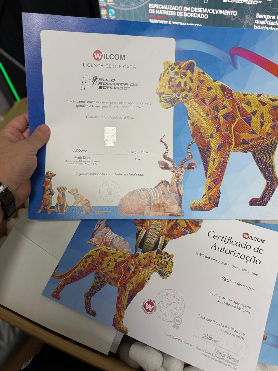 AUTORIDADE NÃO SE IMPROVISA. SE CERTIFICA!